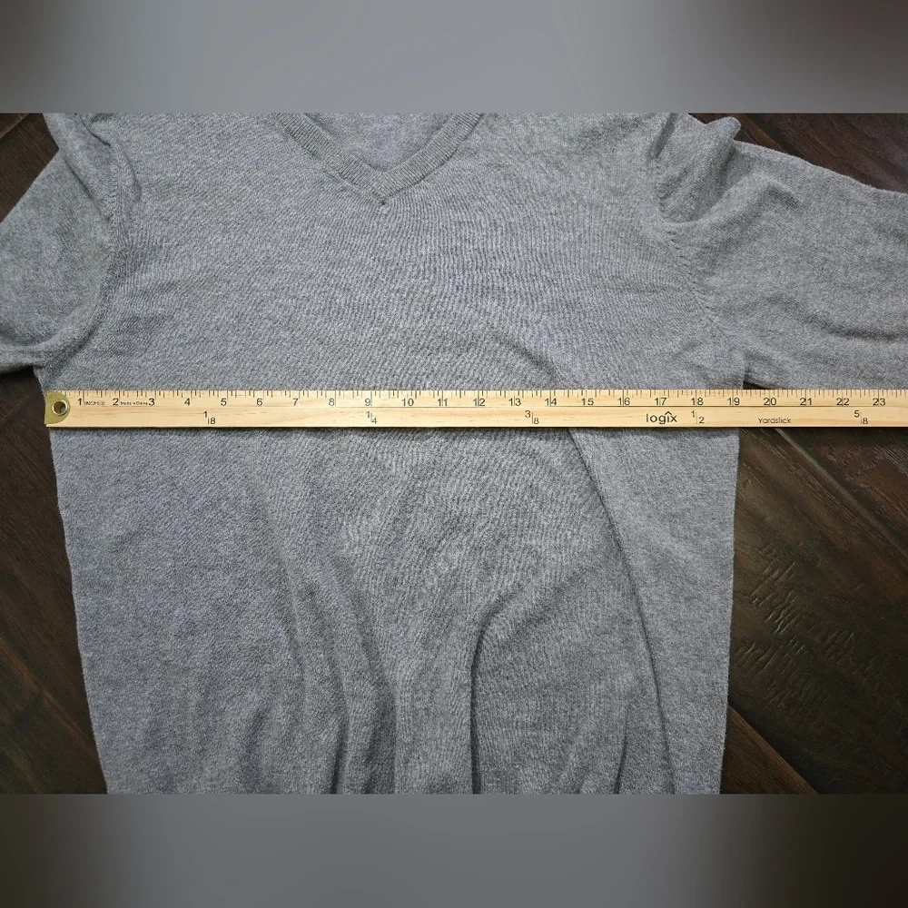 Old Navy Grey V Neck Pullover Knit Womens Sweater Medium